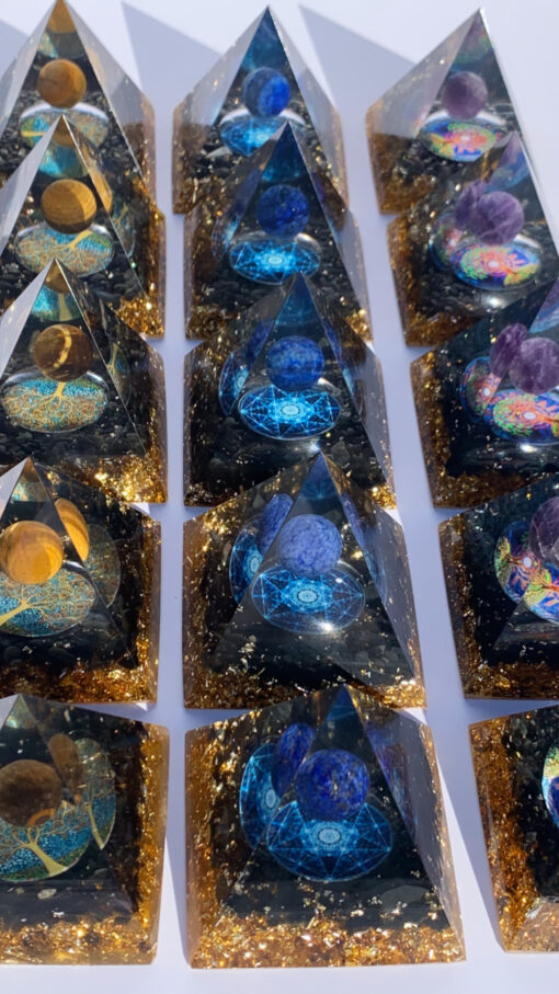 Lapis Lazuli resin pyramid