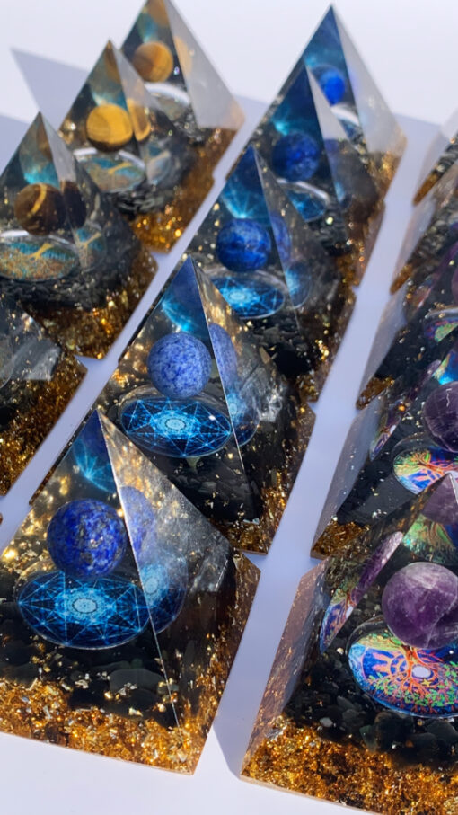 Lapis Lazuli resin pyramid