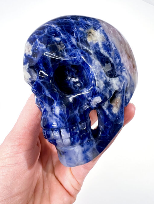 Sodalite skull