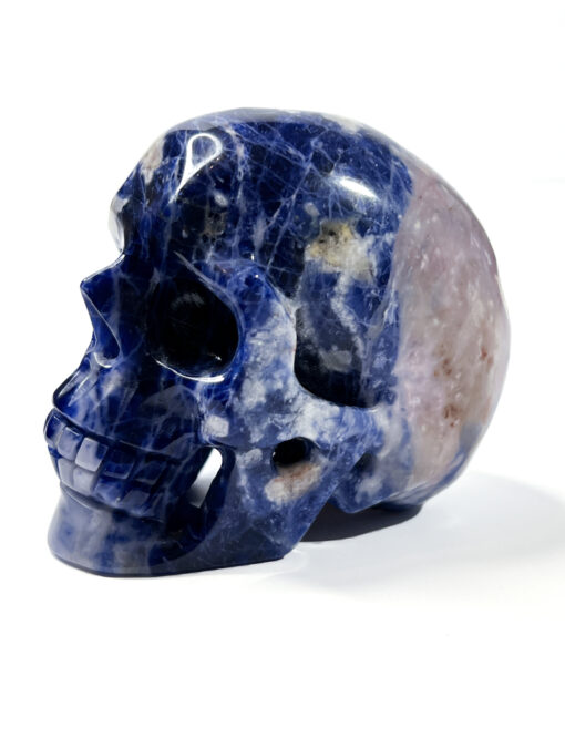 Sodalite skull