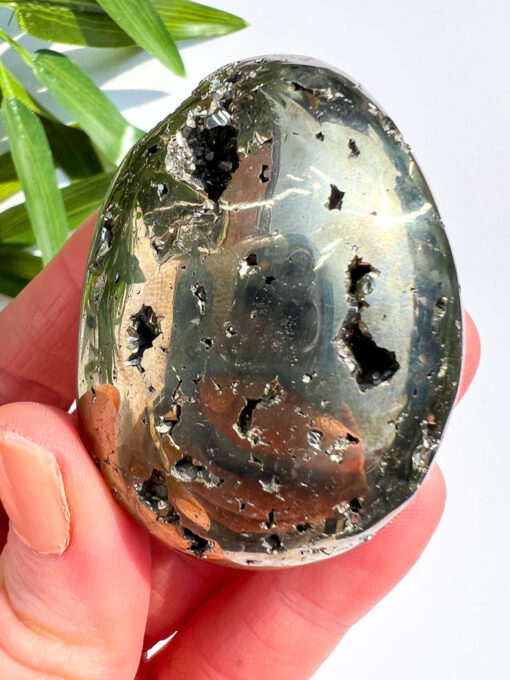 Pyrite palm stone