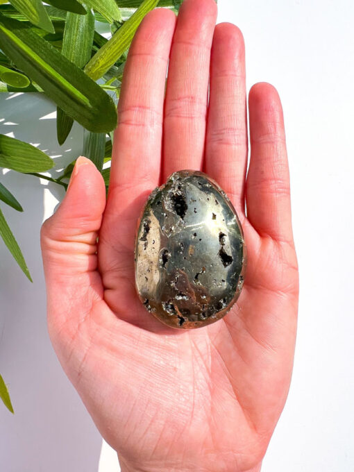 Pyrite palm stone