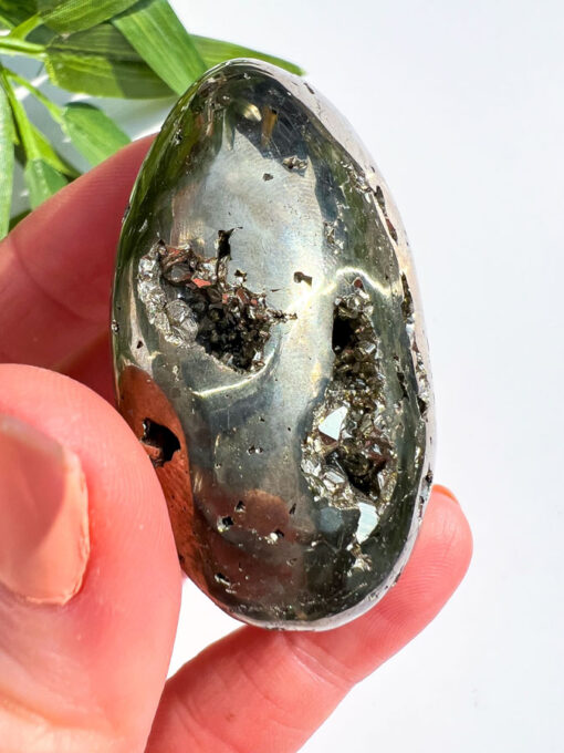 Pyrite palm stone