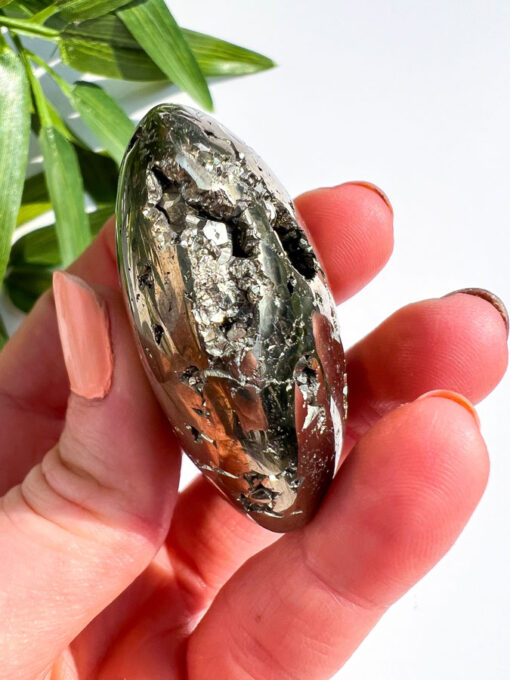 Pyrite palm stone