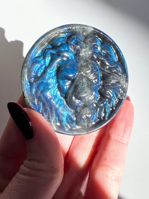 Labradorite lion head carving