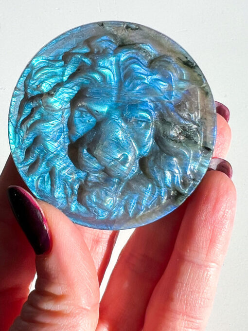 Labradorite lion head carving