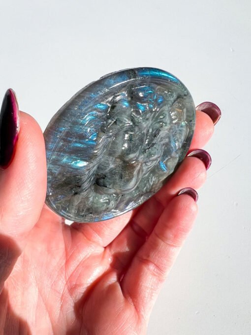 Labradorite lion head carving