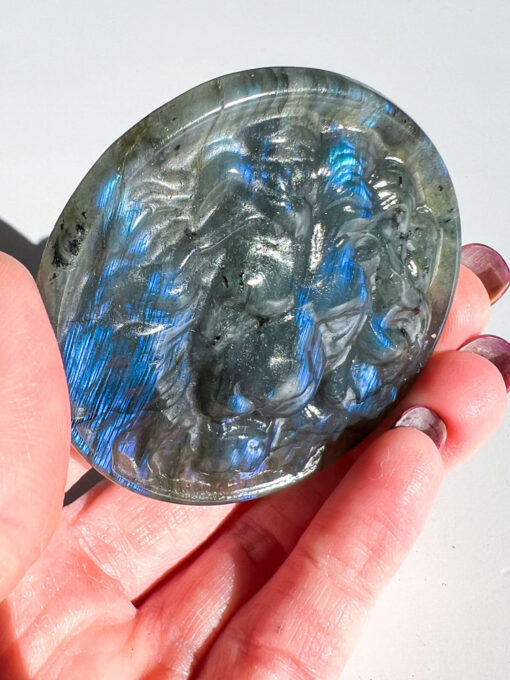 Labradorite lion head carving