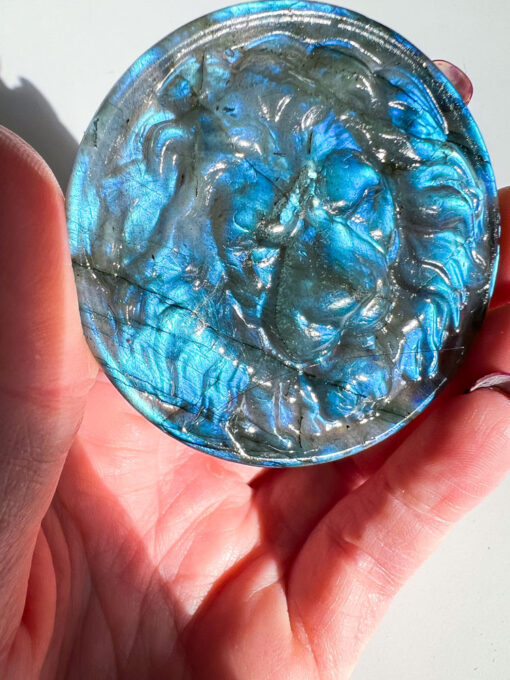 Labradorite lion head carving