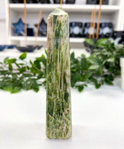 Tremolite obelisk