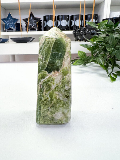 Tremolite obelisk