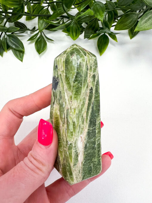 Tremolite obelisk