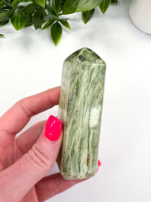 Tremolite obelisk