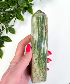 Tremolite obelisk