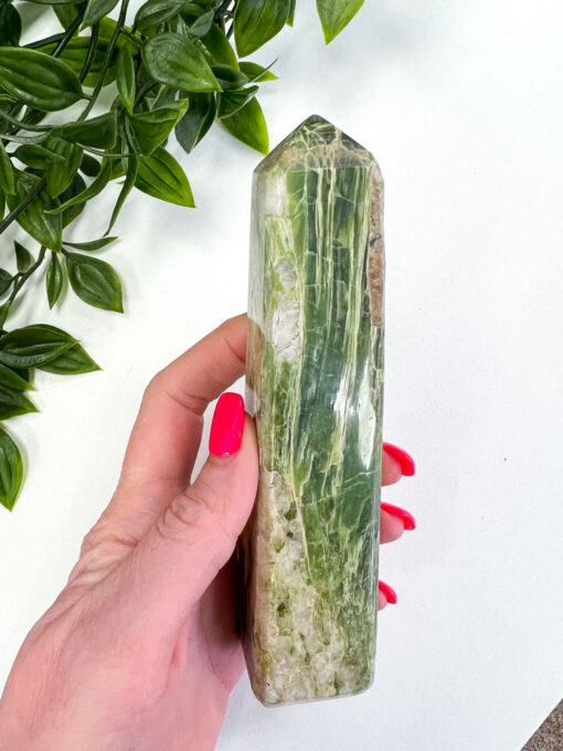 Tremolite obelisk