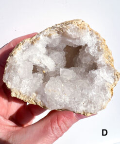 Quartz geode