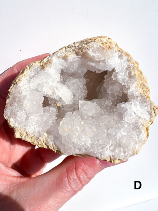 Quartz geode