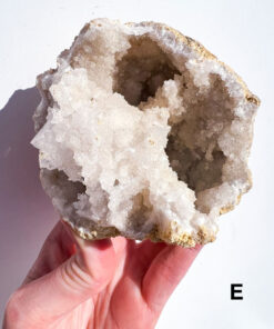 Quartz geode