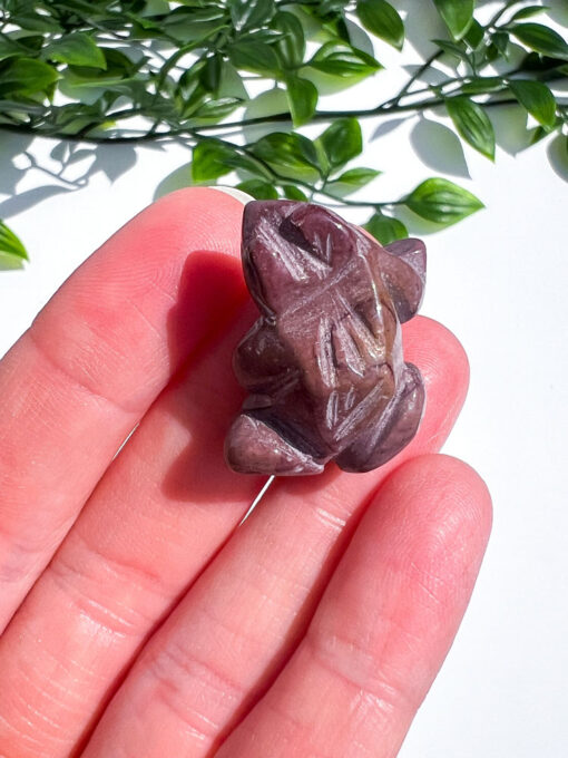 small Mookaite frog carving