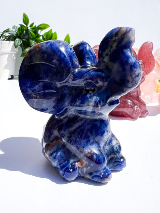 Sodalite elephant carvings